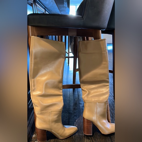 [SOLD] Zara leather knee high boots - Picture 3 of 3